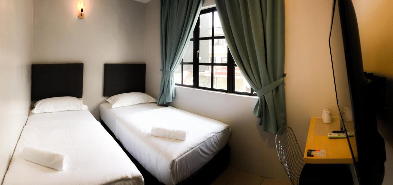 Hako Xpress Tmn Skudai Baru Hotel Exterior foto